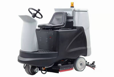 驾驶式洗地机的功效与优势全剖析